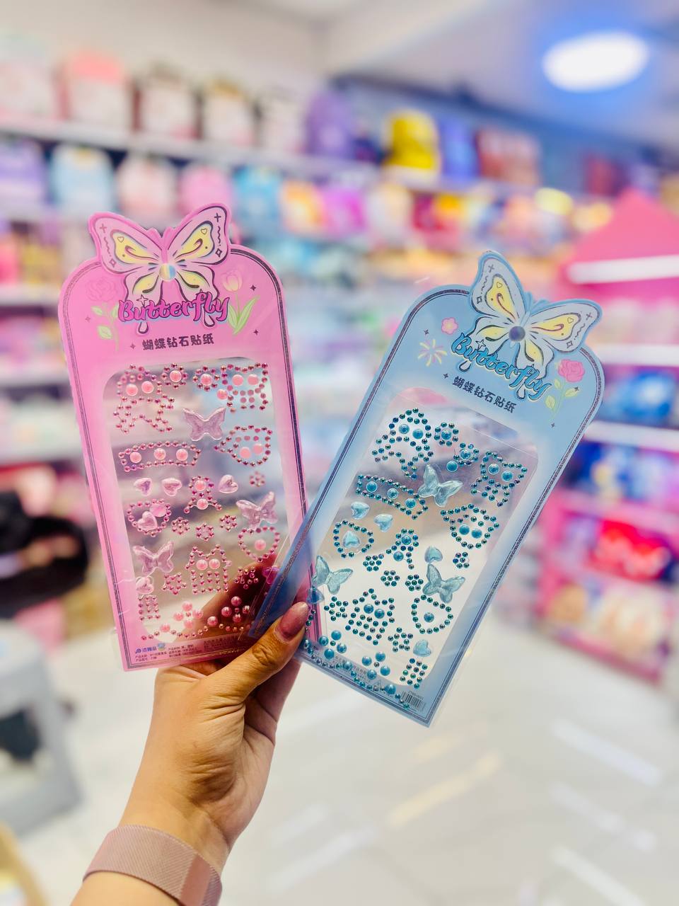 نگین صورت پینترستی | آرایشی دخنرانه face gems